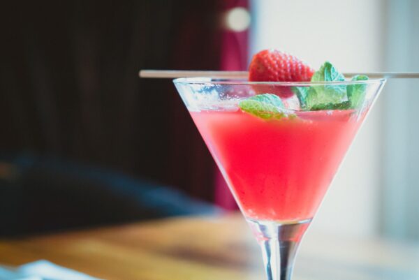 Strawberry Daiquiri: En frisk og frugtagtig cocktailoplevelse